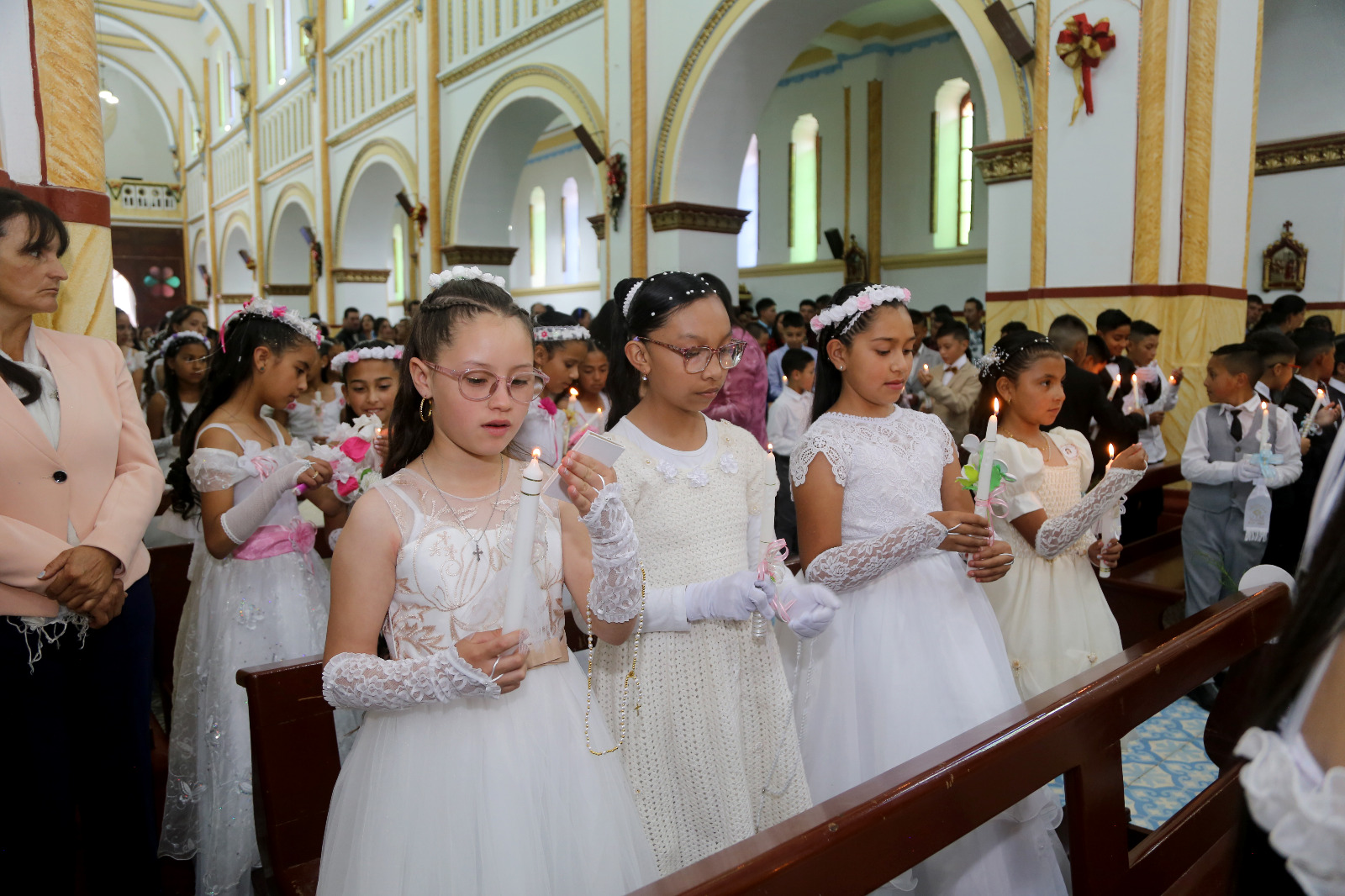 NIÑOS DE PRIMERA COMUNIÓN