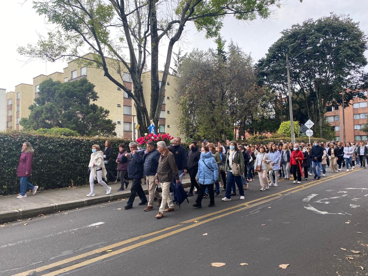 Rosario de la Aurora 02085