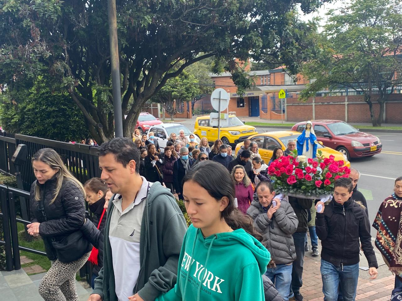 Rosario de la Aurora 02082