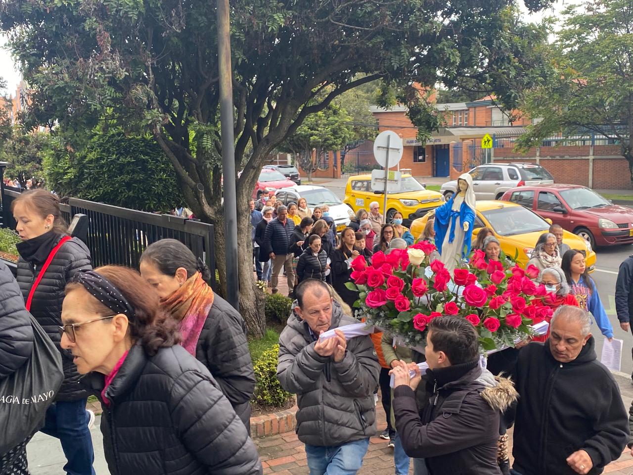 Rosario de la Aurora 02083