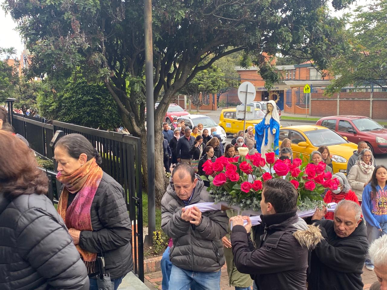 Rosario de la Aurora 02084