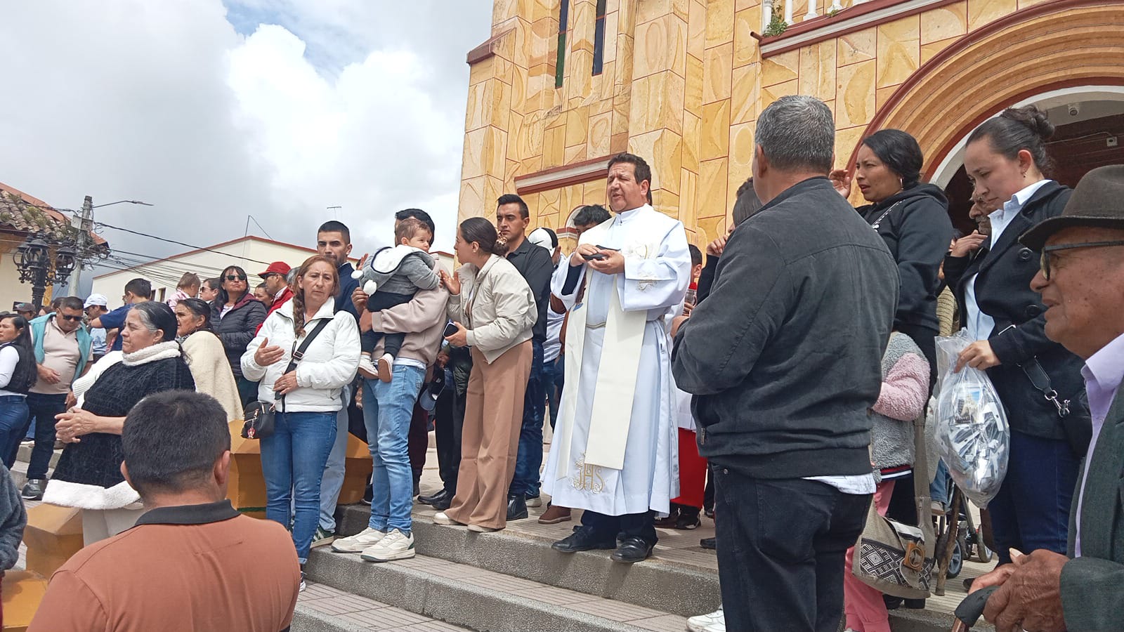 EUCARISTIA EN HONOR A LA VIRGEN DEL CARMEN