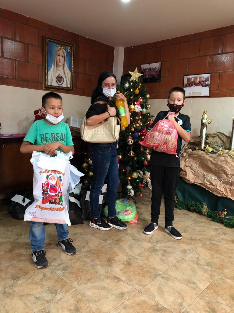 NIÑOS Y FAMILIAS DE NUESTRA COMUNIDAD CELEBRARON NAVIDAD CON NOSOTROS ...