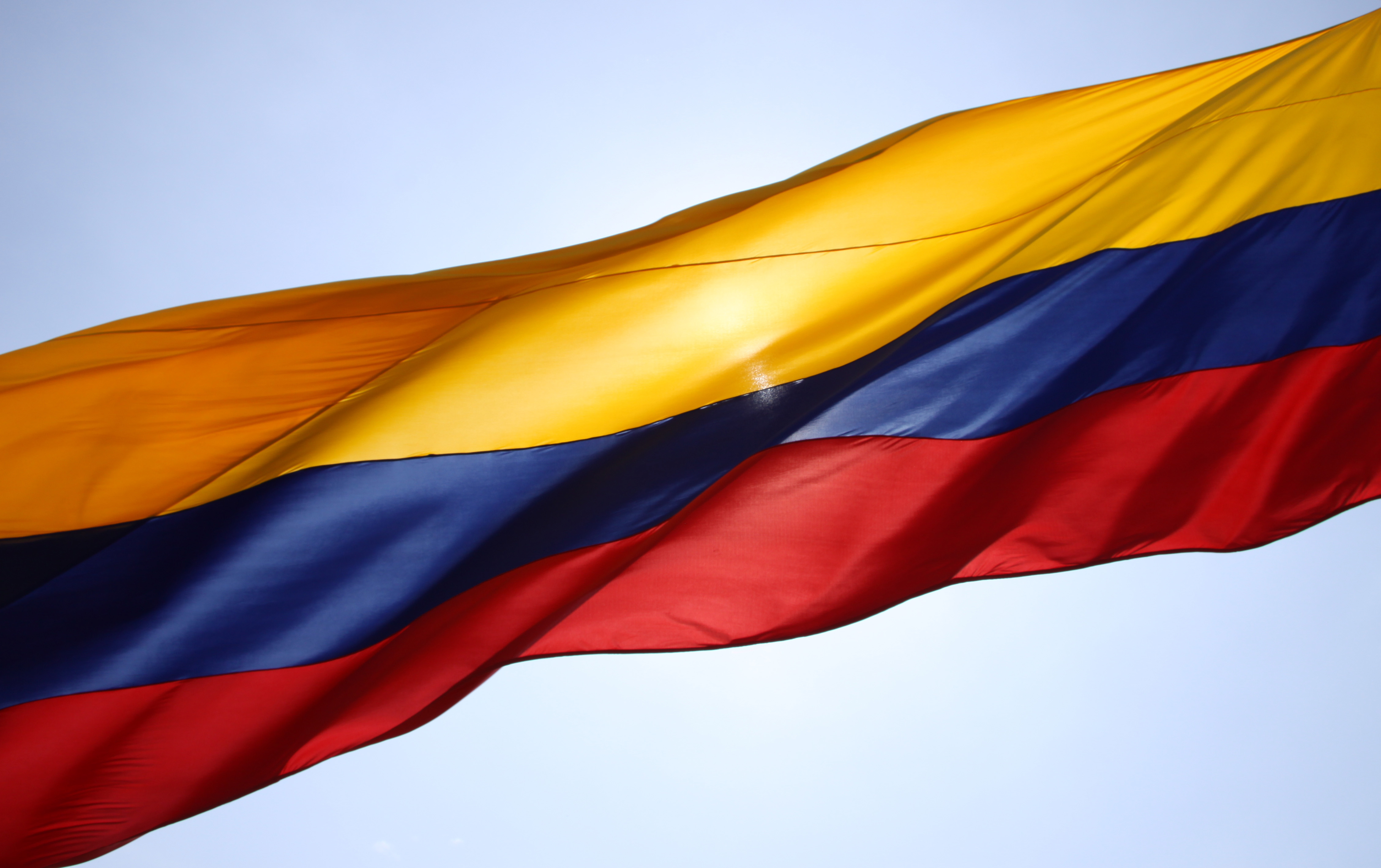 https://arquimedia.s3.amazonaws.com/63/noticias/bandera-colombiajpg.JPG