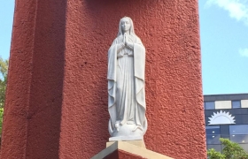 Virgen Atrio