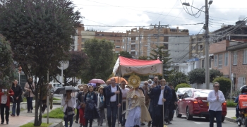 https://arquimedia.s3.amazonaws.com/63/imagenes-parroquia/procesion-corpus-2018jpg.JPG
