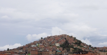 https://arquimedia.s3.amazonaws.com/63/noticias/bogota-cerro-en-ciudad-bolivarjpg.JPG