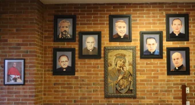 Galería Sacerdotes